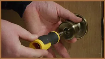 City Locksmith Shop Glendale, AZ 623-518-1111 - 15-unlock-door